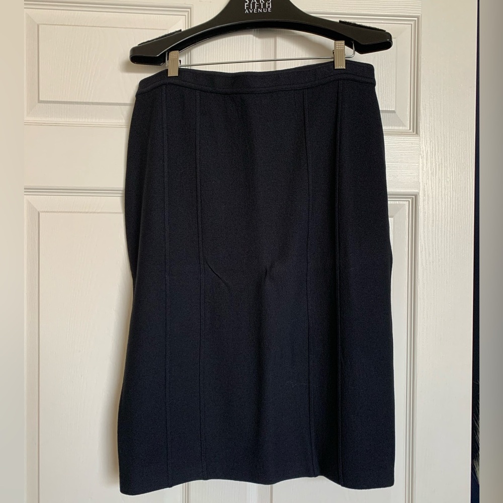 ST JOHN CLASSIC BLACK KNIT SKIT